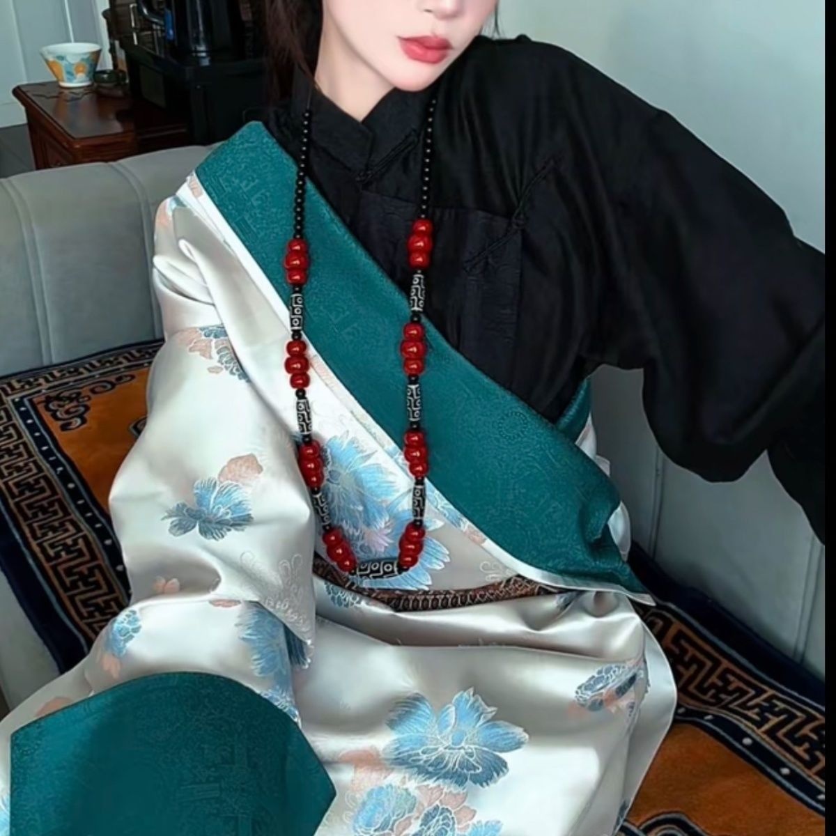 Novo Traje Tibetano Feminino d - Ethnic Fashion Shoot avaliação e preço