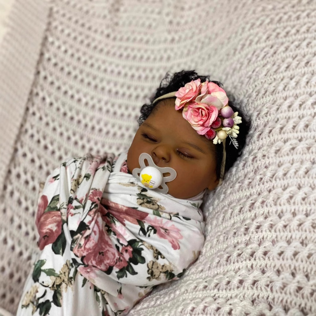 Pêssegos de pele escura 19 Pol - Ethnic Fashion Model avaliação e preço